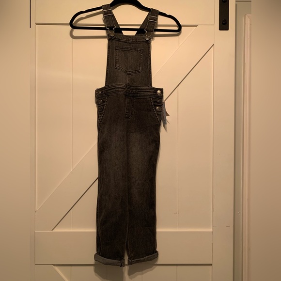 NWT Cat & Jack Black Denim Overalls Kids Size Small 6/6X - Picture 1 of 10